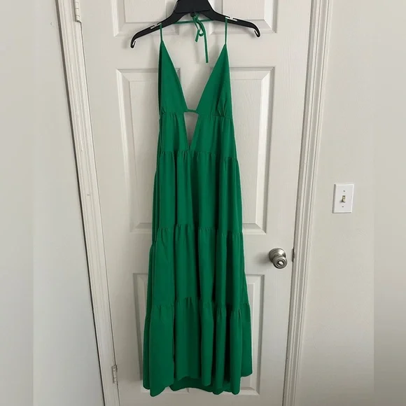 Green Tiered Maxi Sundress with Plunge Neckline - Picture 4 of 4